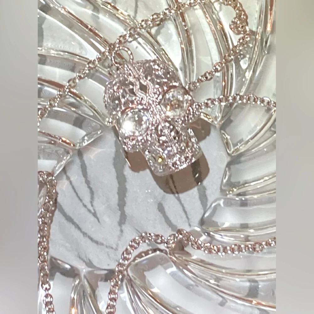 Alexander McQueen Crystal Scull Pendant Necklace. - Picture 6 of 13